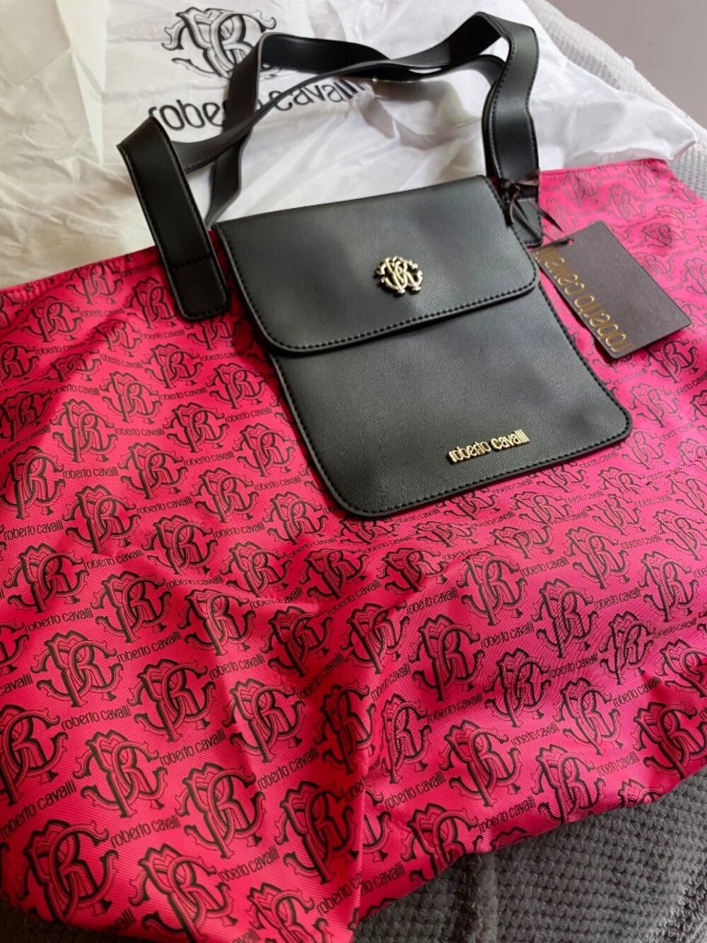 NWT Roberto Cavalli Borsa Folding Shopper Tote in fuchsia/black